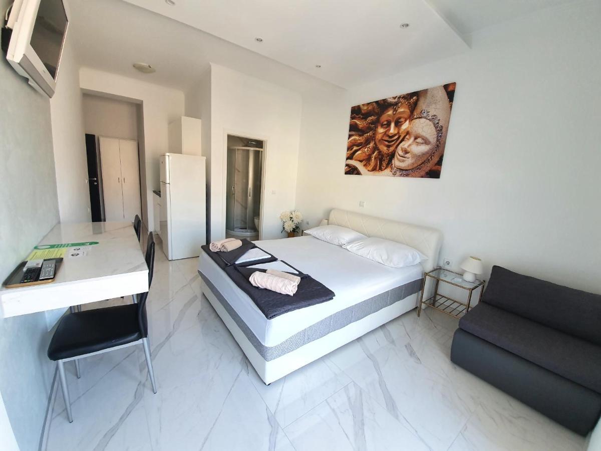 Grey House Apartamento Makarska Exterior foto