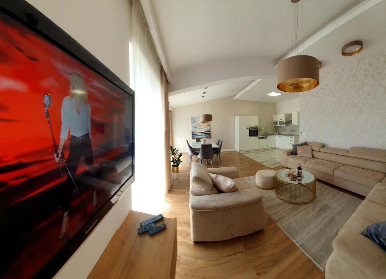 Grey House Apartamento Makarska Exterior foto